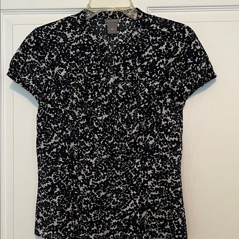 Ann Taylor Dark Navy and White Abstract Blouse
